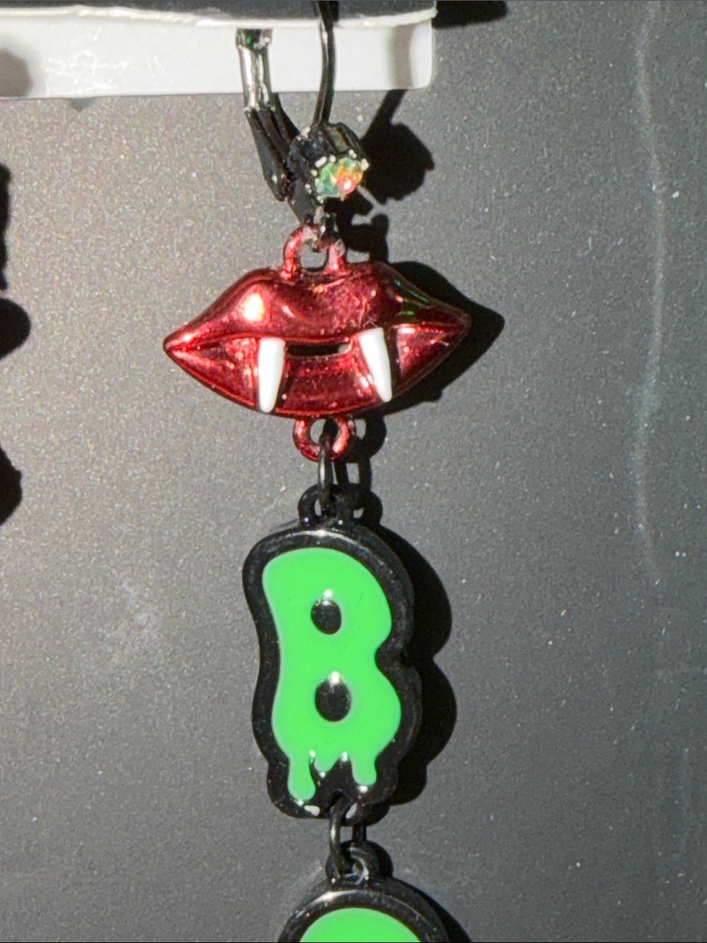 Betsey Johnson White Ghost & Green BOO Dangle Earrings. Halloween. In gift box. - Picture 4 of 8